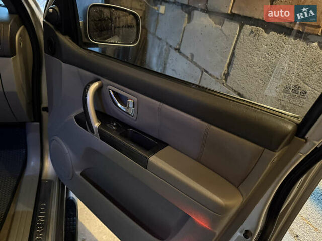Серый Киа Соренто, объемом двигателя 2.4 л и пробегом 253 тыс. км за 6500 $, фото 16 на Automoto.ua