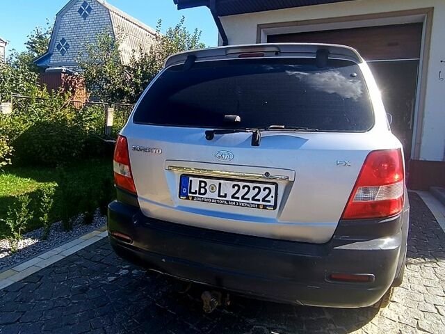 Серый Киа Соренто, объемом двигателя 2.5 л и пробегом 270 тыс. км за 4500 $, фото 2 на Automoto.ua