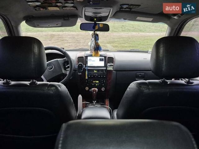 Серый Киа Соренто, объемом двигателя 2.5 л и пробегом 382 тыс. км за 5500 $, фото 3 на Automoto.ua