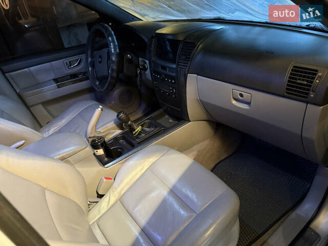 Серый Киа Соренто, объемом двигателя 2.4 л и пробегом 253 тыс. км за 6500 $, фото 15 на Automoto.ua