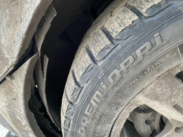 Кіа Соренто 2006 у Изюме на Automoto.ua Сірий Кіа Соренто, об'ємом двигуна 2.5 л та пробігом 228 тис. км за 3500 $, фото 6 на Automoto.ua