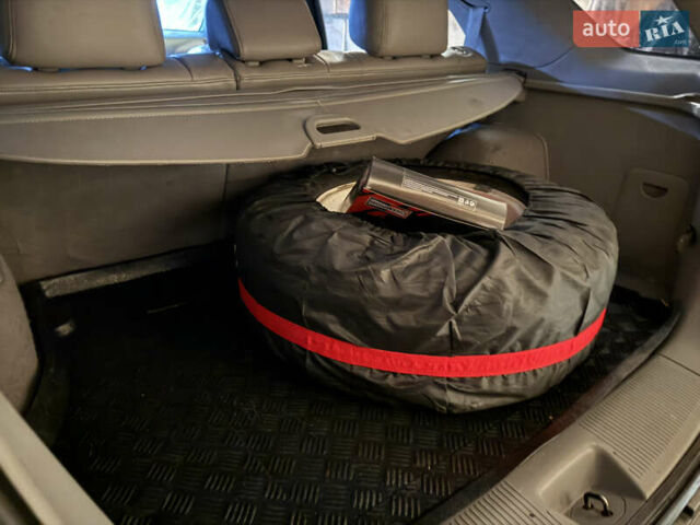Серый Киа Соренто, объемом двигателя 2.4 л и пробегом 253 тыс. км за 6500 $, фото 9 на Automoto.ua