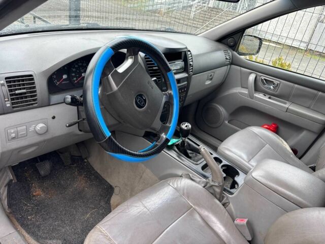 Киа Соренто 2006 в Гайсине на Automoto.ua Серый Киа Соренто, объемом двигателя 2.5 л и пробегом 265 тыс. км за 4699 $, фото 4 на Automoto.ua