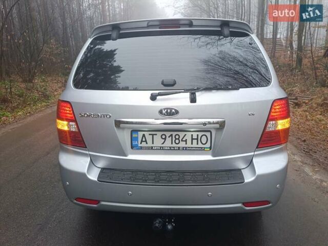 Серый Киа Соренто, объемом двигателя 2.5 л и пробегом 237 тыс. км за 8844 $, фото 7 на Automoto.ua