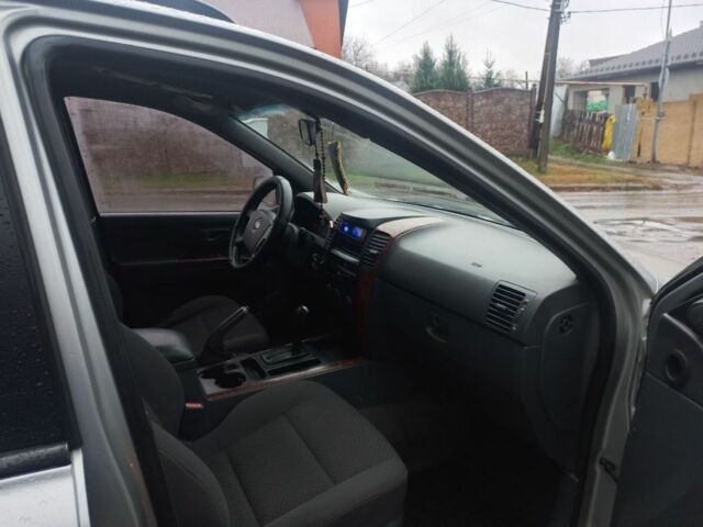 Серый Киа Соренто, объемом двигателя 2.5 л и пробегом 207 тыс. км за 4000 $, фото 5 на Automoto.ua