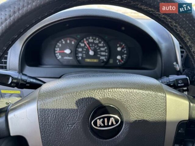 Сірий Кіа Соренто, об'ємом двигуна 2.5 л та пробігом 283 тис. км за 8150 $, фото 7 на Automoto.ua