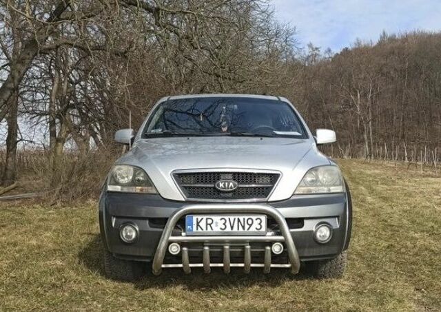 Серый Киа Соренто, объемом двигателя 2.5 л и пробегом 288 тыс. км за 3900 $, фото 1 на Automoto.ua