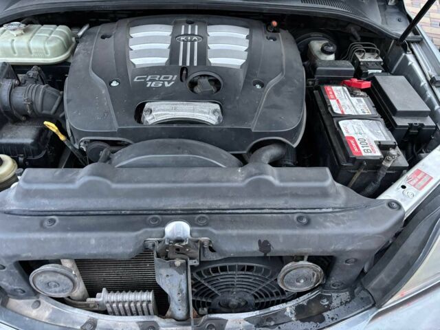 Серый Киа Соренто, объемом двигателя 2.5 л и пробегом 225 тыс. км за 4300 $, фото 2 на Automoto.ua