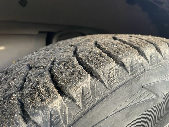 Сірий Кіа Соренто, об'ємом двигуна 2.5 л та пробігом 500 тис. км за 3600 $, фото 12 на Automoto.ua