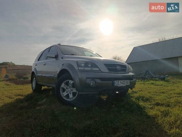 Серый Киа Соренто, объемом двигателя 2.5 л и пробегом 300 тыс. км за 7500 $, фото 1 на Automoto.ua