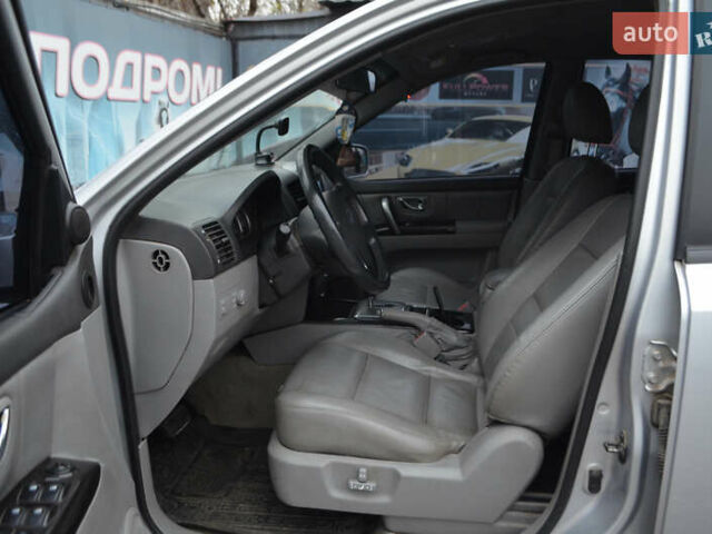 Серый Киа Соренто, объемом двигателя 2.5 л и пробегом 129 тыс. км за 7700 $, фото 17 на Automoto.ua