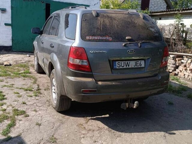 Серый Киа Соренто, объемом двигателя 2.5 л и пробегом 300 тыс. км за 5000 $, фото 2 на Automoto.ua