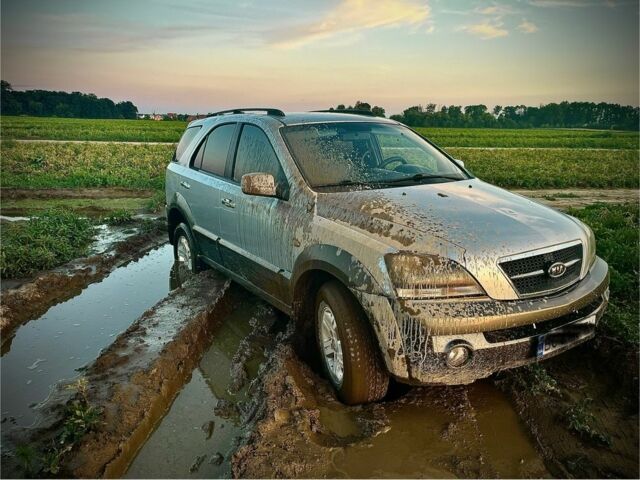Киа Соренто 2006 в Самборе на Automoto.ua Серый Киа Соренто, объемом двигателя 2.5 л и пробегом 198 тыс. км за 4000 $, фото 8 на Automoto.ua