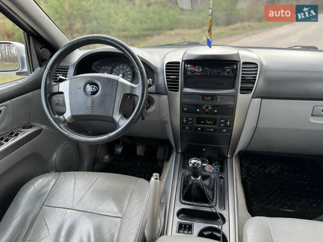 Сірий Кіа Соренто, об'ємом двигуна 2.5 л та пробігом 263 тис. км за 5250 $, фото 12 на Automoto.ua