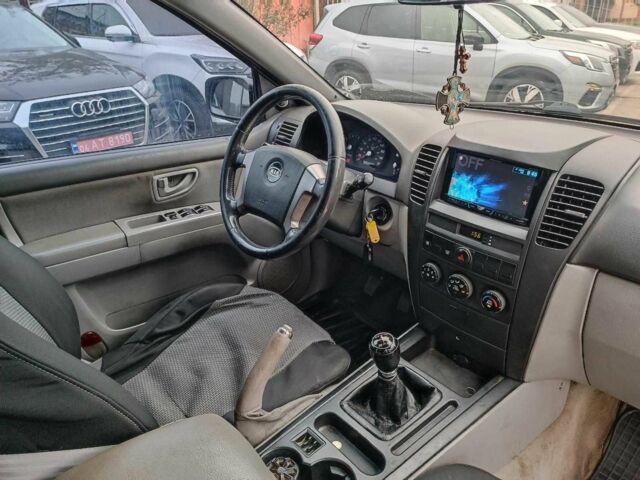 Сірий Кіа Соренто, об'ємом двигуна 2.4 л та пробігом 300 тис. км за 6480 $, фото 22 на Automoto.ua