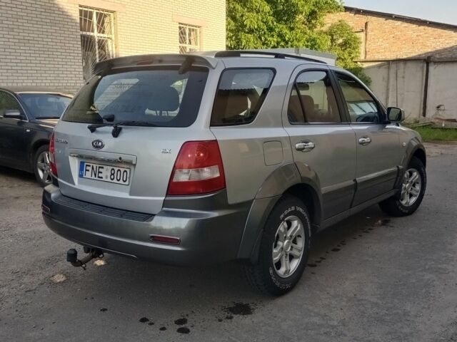 Серый Киа Соренто, объемом двигателя 0 л и пробегом 195 тыс. км за 3950 $, фото 2 на Automoto.ua