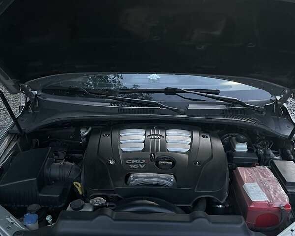 Серый Киа Соренто, объемом двигателя 2.5 л и пробегом 294 тыс. км за 8999 $, фото 4 на Automoto.ua