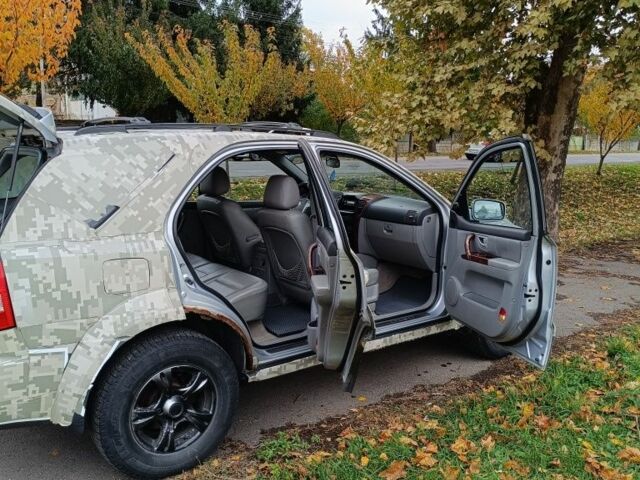 Киа Соренто 2006 в Мукачеве на Automoto.ua Серый Киа Соренто, объемом двигателя 2.5 л и пробегом 270 тыс. км за 5700 $, фото 10 на Automoto.ua