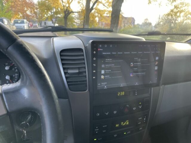 Сірий Кіа Соренто, об'ємом двигуна 2.5 л та пробігом 500 тис. км за 3600 $, фото 7 на Automoto.ua