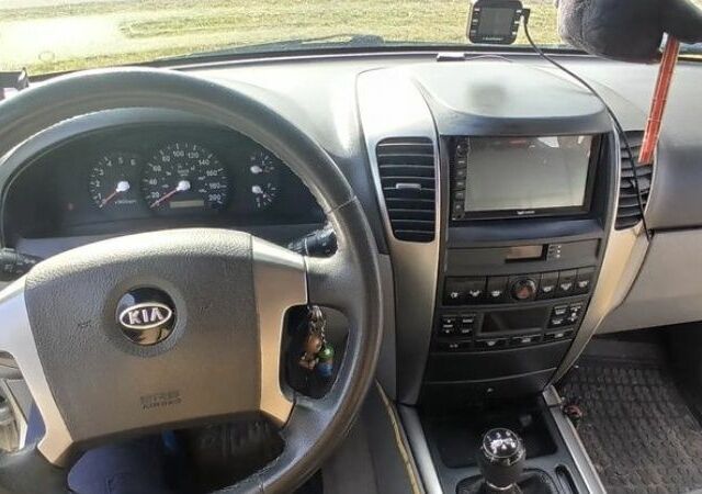 Серый Киа Соренто, объемом двигателя 2.5 л и пробегом 288 тыс. км за 3900 $, фото 7 на Automoto.ua