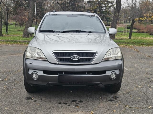 Серый Киа Соренто, объемом двигателя 0 л и пробегом 250 тыс. км за 4400 $, фото 1 на Automoto.ua