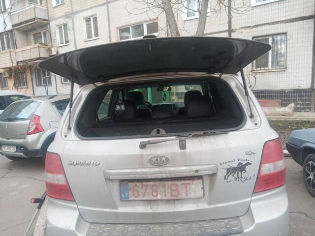 Киа Соренто 2006 в Кривом Роге на Automoto.ua Серый Киа Соренто, объемом двигателя 2.5 л и пробегом 300 тыс. км за 4300 $, фото 4 на Automoto.ua