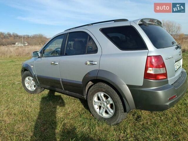 Серый Киа Соренто, объемом двигателя 2.5 л и пробегом 300 тыс. км за 7500 $, фото 7 на Automoto.ua