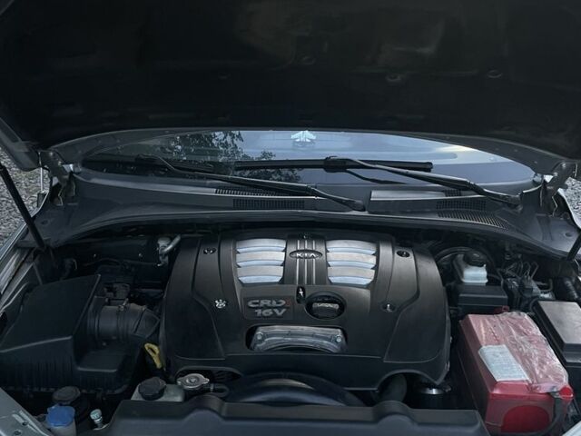 Сірий Кіа Соренто, об'ємом двигуна 2.5 л та пробігом 294 тис. км за 8999 $, фото 5 на Automoto.ua