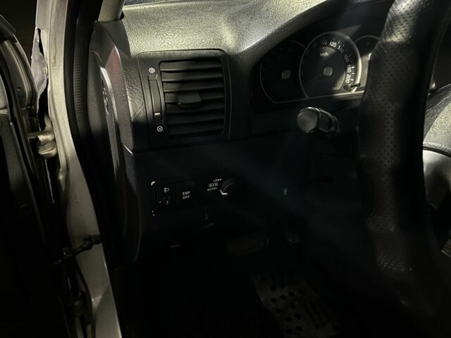 Серый Киа Соренто, объемом двигателя 2.5 л и пробегом 345 тыс. км за 6200 $, фото 16 на Automoto.ua