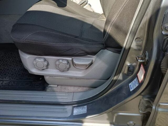 Серый Киа Соренто, объемом двигателя 2.5 л и пробегом 300 тыс. км за 5000 $, фото 6 на Automoto.ua