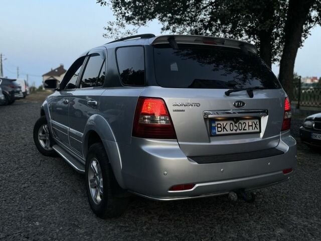 Сірий Кіа Соренто, об'ємом двигуна 2.5 л та пробігом 294 тис. км за 8999 $, фото 3 на Automoto.ua