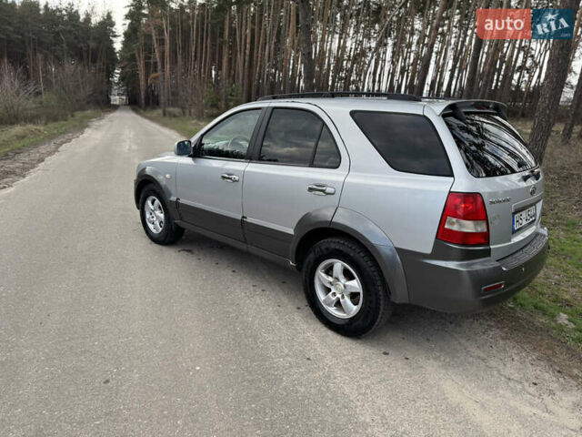 Сірий Кіа Соренто, об'ємом двигуна 2.5 л та пробігом 263 тис. км за 5250 $, фото 2 на Automoto.ua