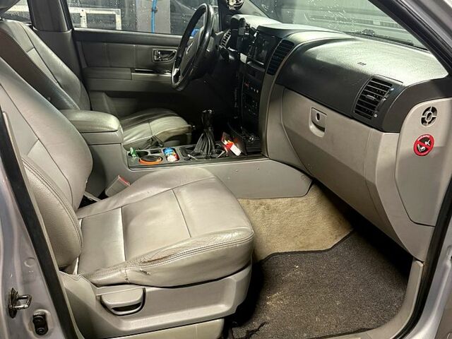 Сірий Кіа Соренто, об'ємом двигуна 2.5 л та пробігом 300 тис. км за 4000 $, фото 8 на Automoto.ua