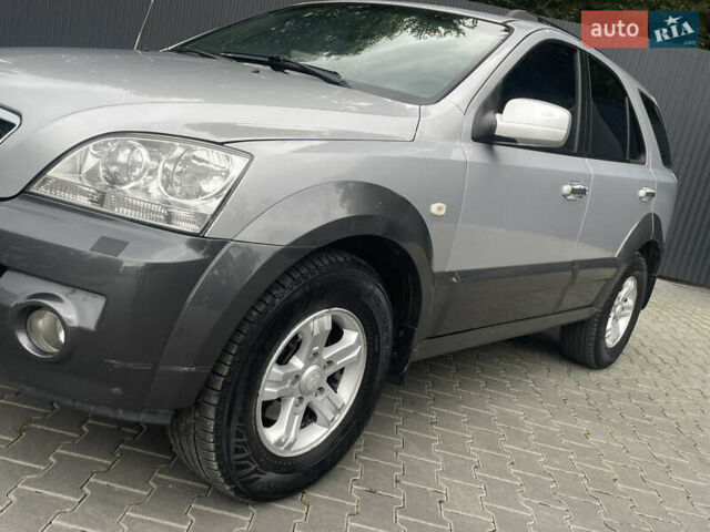 Сірий Кіа Соренто, об'ємом двигуна 3.5 л та пробігом 255 тис. км за 6750 $, фото 11 на Automoto.ua