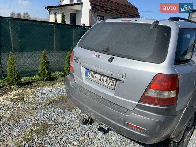 Серый Киа Соренто, объемом двигателя 2.5 л и пробегом 345 тыс. км за 4500 $, фото 2 на Automoto.ua