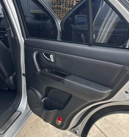 Серый Киа Соренто, объемом двигателя 2.5 л и пробегом 240 тыс. км за 8500 $, фото 12 на Automoto.ua