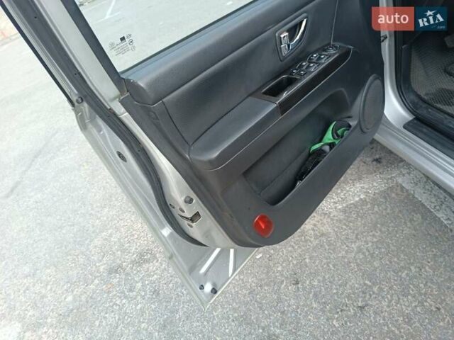 Сірий Кіа Соренто, об'ємом двигуна 2.5 л та пробігом 334 тис. км за 8200 $, фото 12 на Automoto.ua