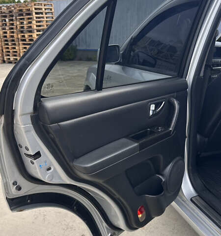 Серый Киа Соренто, объемом двигателя 2.5 л и пробегом 240 тыс. км за 8500 $, фото 10 на Automoto.ua