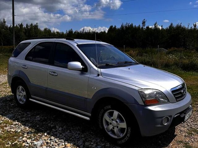 Серый Киа Соренто, объемом двигателя 2.5 л и пробегом 246 тыс. км за 3800 $, фото 1 на Automoto.ua