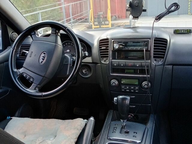 Сірий Кіа Соренто, об'ємом двигуна 2.5 л та пробігом 270 тис. км за 8300 $, фото 5 на Automoto.ua