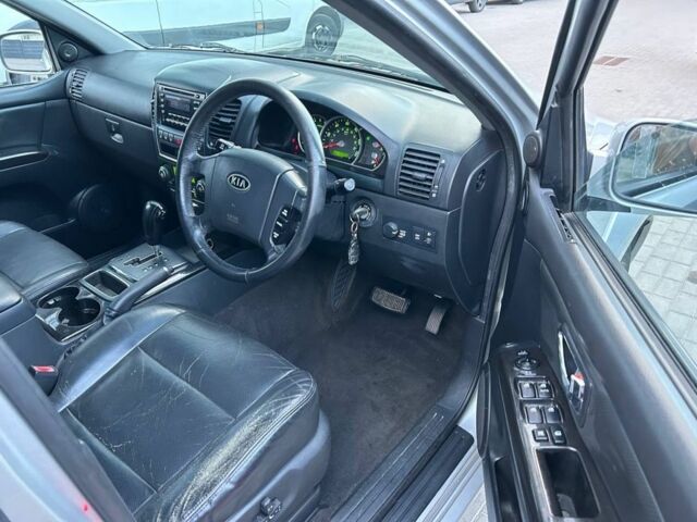 Серый Киа Соренто, объемом двигателя 2.5 л и пробегом 144 тыс. км за 3799 $, фото 9 на Automoto.ua