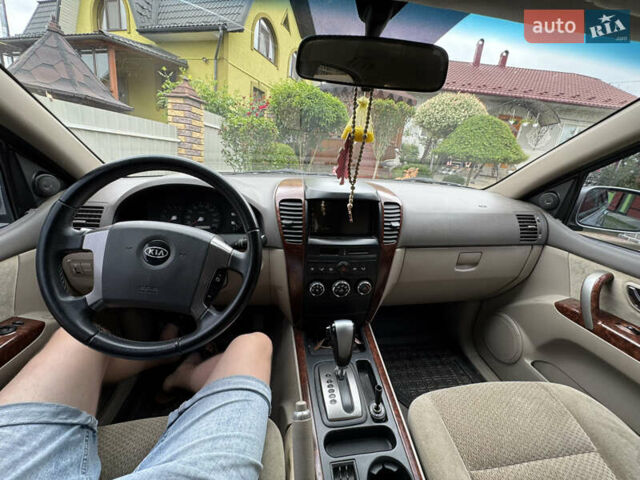 Серый Киа Соренто, объемом двигателя 2.5 л и пробегом 211 тыс. км за 7900 $, фото 10 на Automoto.ua