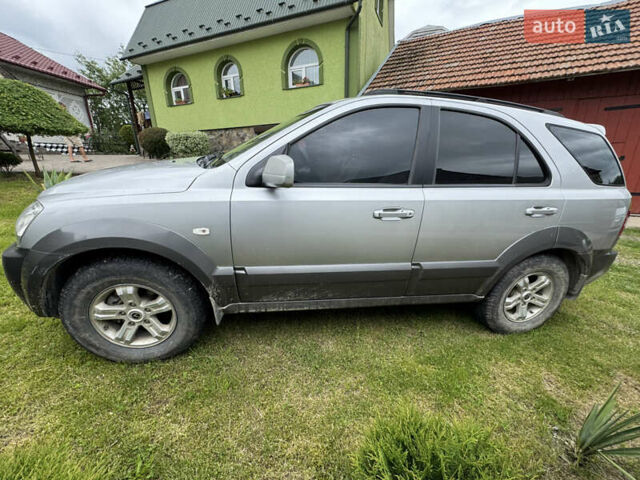 Серый Киа Соренто, объемом двигателя 2.5 л и пробегом 211 тыс. км за 7900 $, фото 8 на Automoto.ua