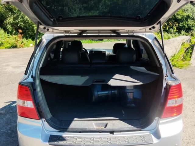 Серый Киа Соренто, объемом двигателя 2.5 л и пробегом 242 тыс. км за 4000 $, фото 5 на Automoto.ua