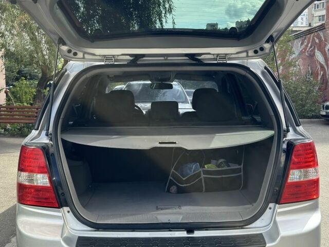 Серый Киа Соренто, объемом двигателя 2.5 л и пробегом 260 тыс. км за 5300 $, фото 8 на Automoto.ua