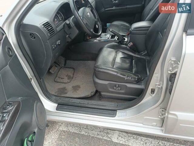Сірий Кіа Соренто, об'ємом двигуна 2.5 л та пробігом 334 тис. км за 8200 $, фото 10 на Automoto.ua