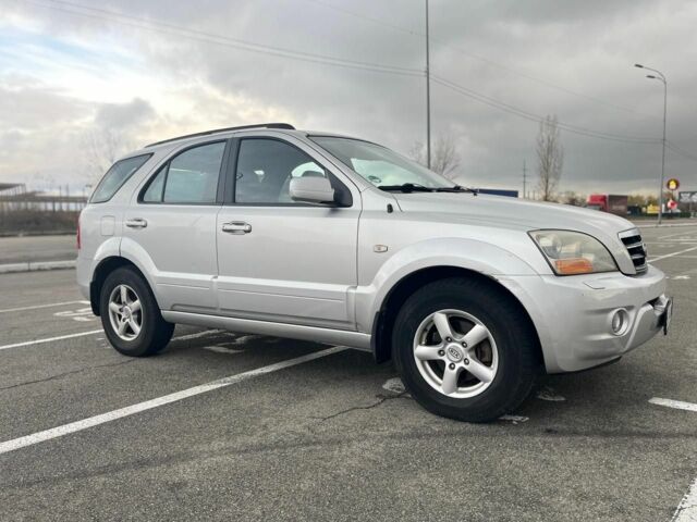 Серый Киа Соренто, объемом двигателя 2.5 л и пробегом 217 тыс. км за 4600 $, фото 2 на Automoto.ua