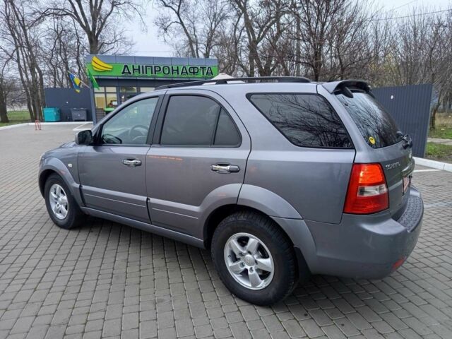 Серый Киа Соренто, объемом двигателя 2.5 л и пробегом 230 тыс. км за 3900 $, фото 5 на Automoto.ua