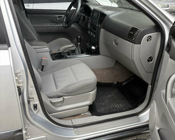 Серый Киа Соренто, объемом двигателя 2.5 л и пробегом 157 тыс. км за 7500 $, фото 10 на Automoto.ua