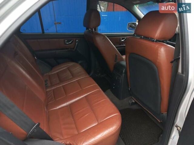 Сірий Кіа Соренто, об'ємом двигуна 2.5 л та пробігом 305 тис. км за 8500 $, фото 6 на Automoto.ua